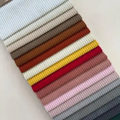 Dicker Cordsofa -Stoff